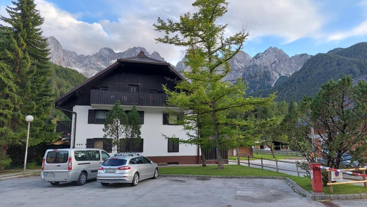Apartma Marjetica Gozd Martuljek Exteriör bild